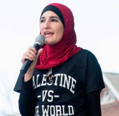 Fast friends: Scores turn up to Ridge’s Ramadan bazaar