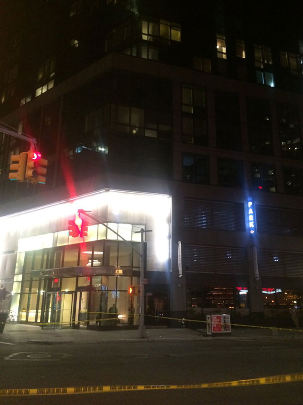 Piece of glass plunges from 34th floor of luxury Fort Greene tower