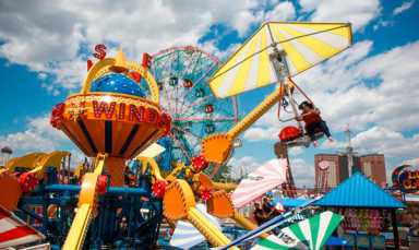 Out of this world: Reporter tests Luna Park’s new virtual reality ride