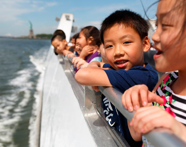 Out to lunch: Bay Ridge tykes ride ferry they named ‘Lunchbox’