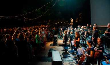 They know the score: Wordless orchestra plays movie soundtracks