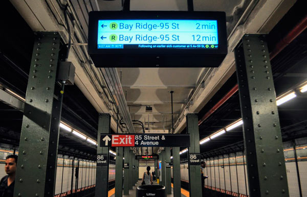 Cockamamie clocks confuse Bay Ridge straphangers