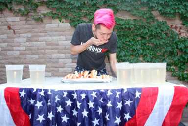 Jaw-dropping return: Former Nathan’s champ back in Bklyn to devour frankfurters at fund-raiser