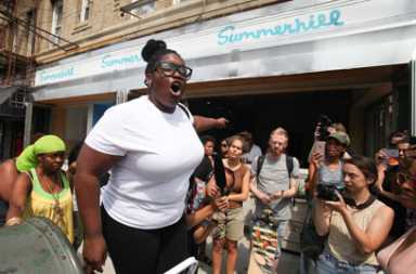 Summer-Hell: Outraged residents protest at controversial restaurant