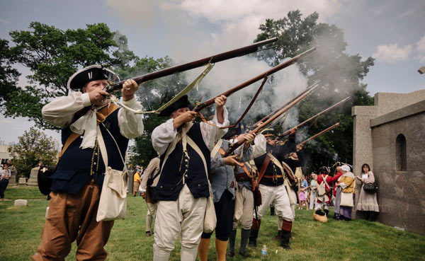 Return of the Redcoats: Locals re-enact Battle of Brooklyn at site of revolutionary conflict