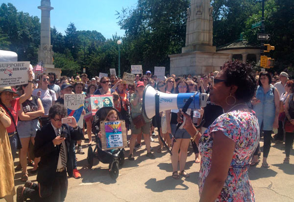 Keeping peace in P’Slope: Locals rally in response to fatal Charlottesville violence
