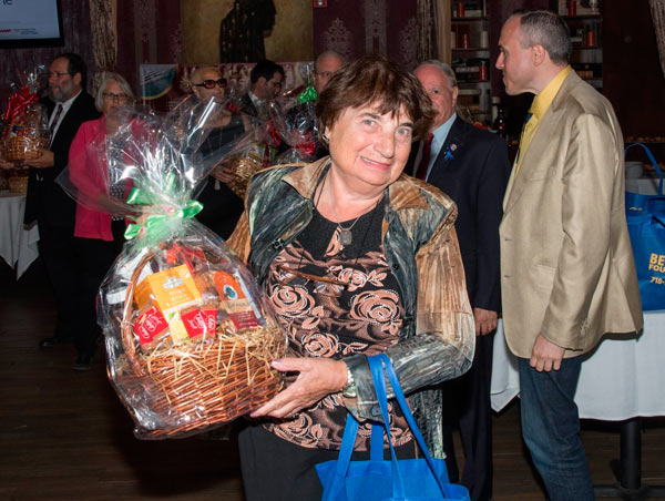Locals hand out kosher goodies for Jewish New Year