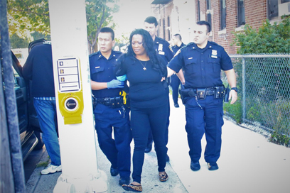 Police arrest woman in connection to stabbing of her boyfriend