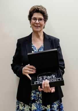 Brooklyn teacher sparks her students to excel in media