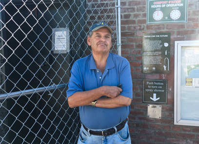 Locals demand city reopen Manhattan Beach park bathroom