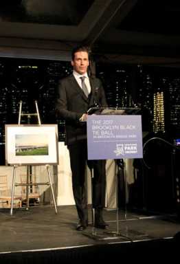 Party on the pier: Hollywood royalty hits the county of Kings for green space’s gala
