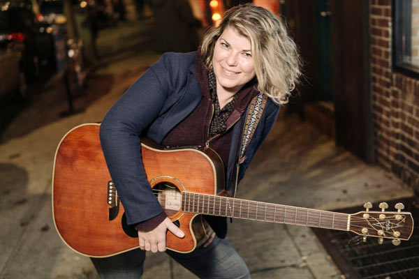 Bard o’ blues: Songwriter performs tunes of letting go