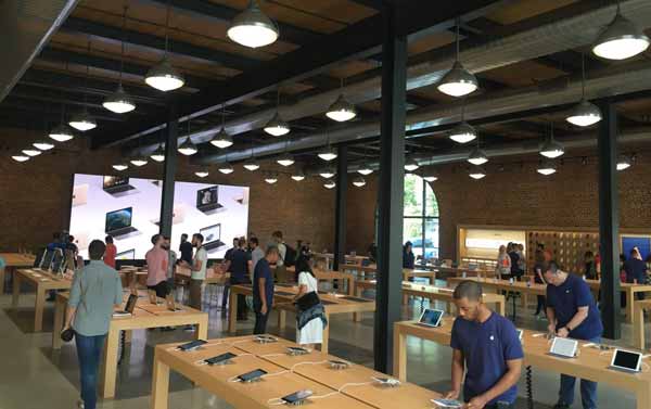 The house that Mac built: Williamsburg Apple store finally opens tomorrow