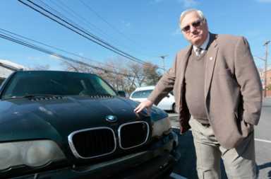 Car wars: Pol pitches bill to force city to tow derelict autos
