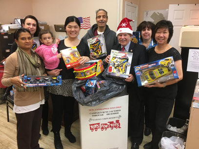 Gravesend pol joins Toys for Tots to spread holiday joy
