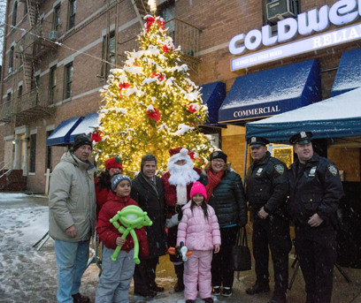 Ridgites gather for Fifth Avenue tree lighting