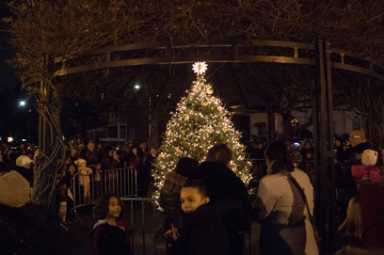 Ridgites ring in the season at Shore Road Gazebo