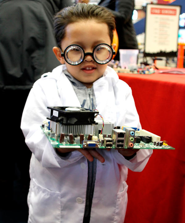 Science festival returns to Slope: Day of hands-on learning inspires young brainiacs