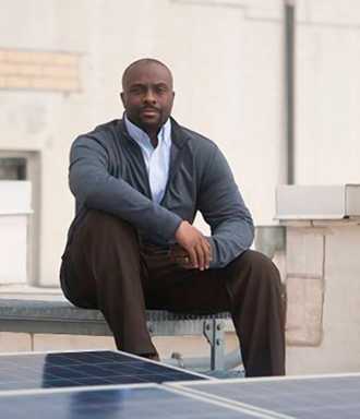 Con Ed analyst wins award for tech advances