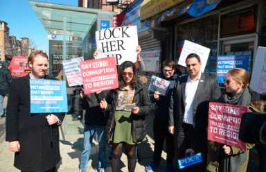 Teen conservatives call on indicted pol to resign