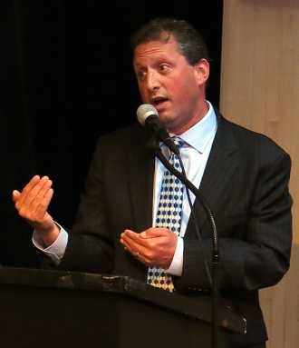 Last night: Heated debate over towers at Brooklyn Bridge Park
