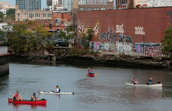 Splashing through sludge: Boaters traverse Brooklyn’s Nautical Purgatory in ‘Gowanus Challenge’