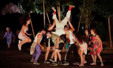 ‘Birds’ of paradise: Ancient Greek comedy gets a new, idyllic ending