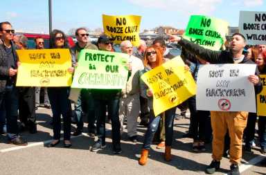 Mill Basinites protest party boats off of Flatbush Avenue