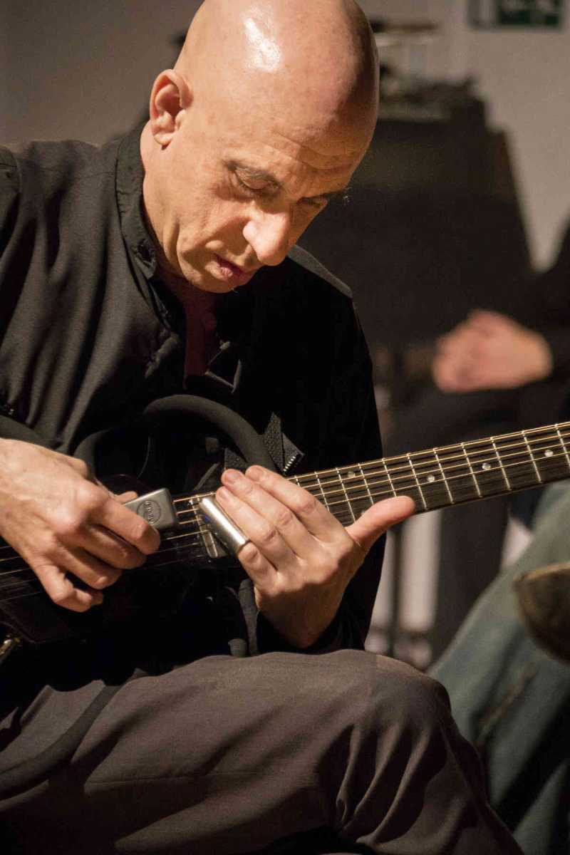 Rock ’n’ row: Guitarist performs while canoeing Gowanus Canal
