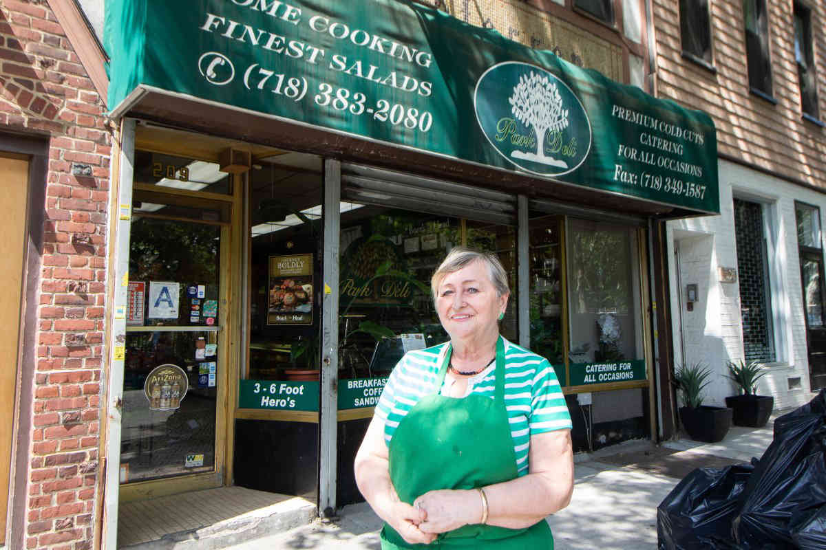 American hero: Good Samaritan steps in to save beloved Greenpoint deli
