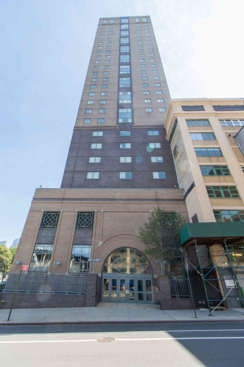 Sands Street shuffle: Do-good developer buying Dumbo tower from builder that purchased it from Witnesses last year