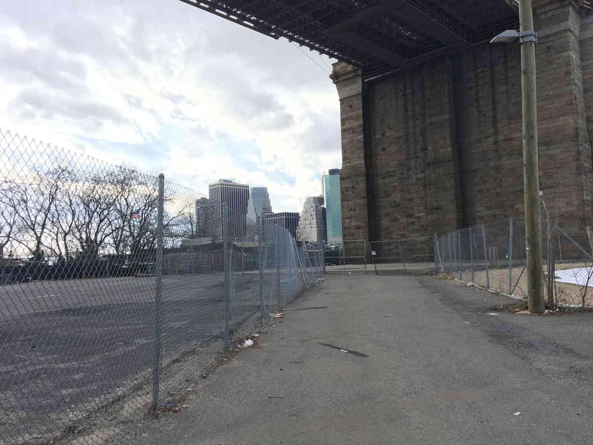 Lost in the dot matrix: Debate over tiny spots consumes meeting on undeveloped parkland beneath B’Bridge