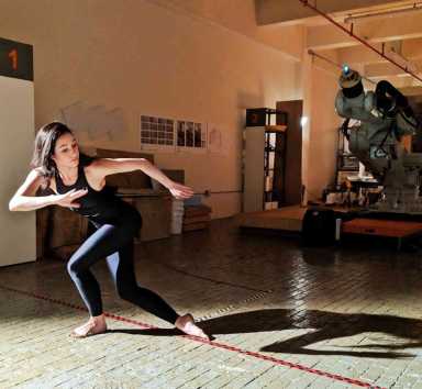Do ‘the robot’: Collaboration dance fest features robotic team-up