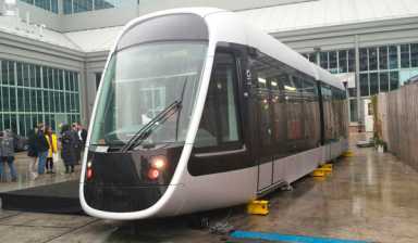 Trolley-ho! Advocates of Brooklyn–Queens tram line reveal life-size streetcar model
