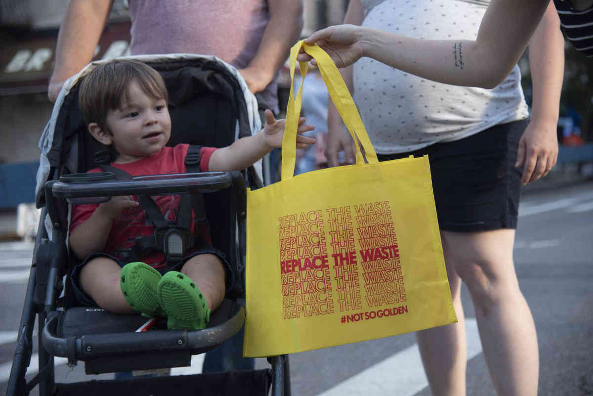 Ridgites tangle with Golden staffers after calling out pol’s record at Summer Stroll