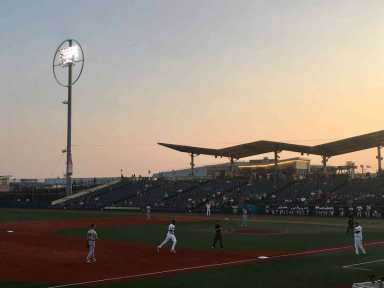 Clones declaw Tigers to keep pace