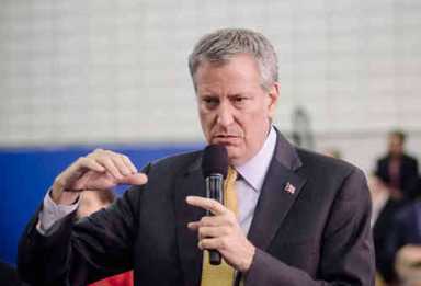 Mayor Cranky: DeBlasio cuts questioners off, chides aides at town hall meeting