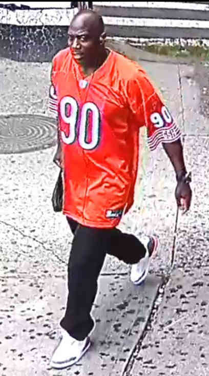 ‘Peppers’ spree: Fiend robs W’burg restaurant in conspicuous clothing