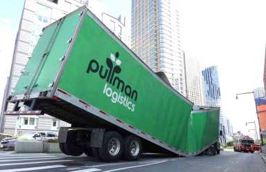 Oh, snap! Tractor-trailer breaks in half on Flatbush