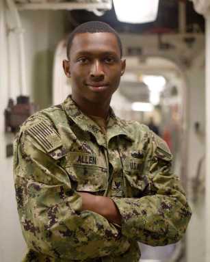 Brooklynite cooks for Navy seamen on the high seas