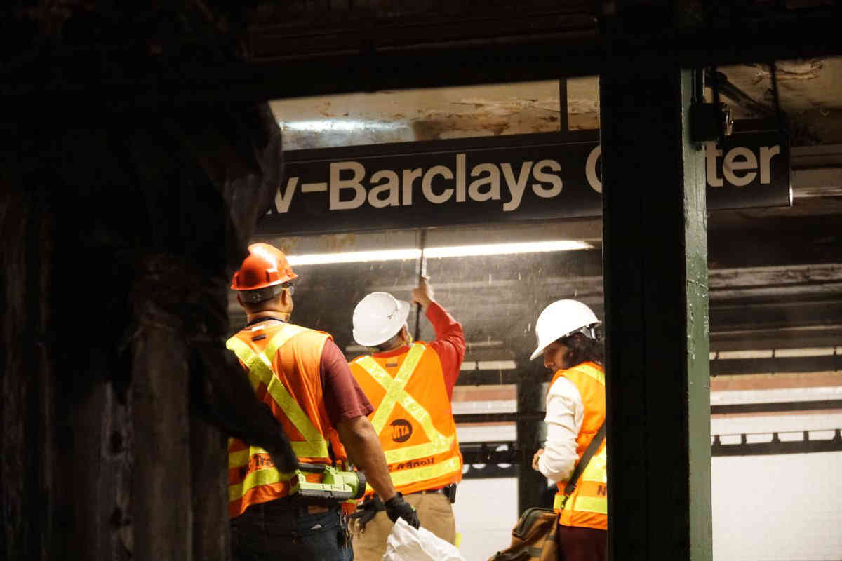 Frantic Atlantic: Straphangers sent scrambling after ceiling collapse in Terminal