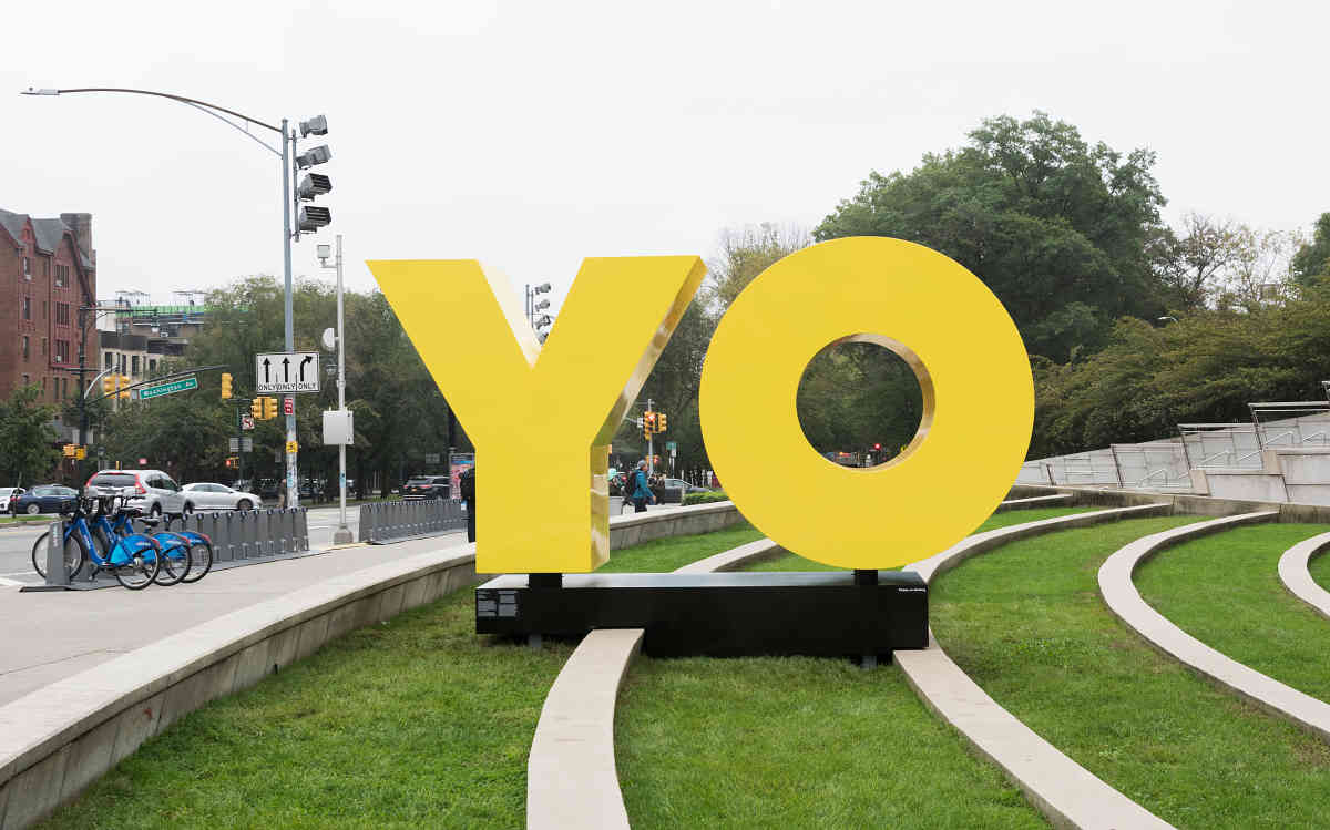 Word on the street! Giant greeting now outside BK Museum • Brooklyn Paper