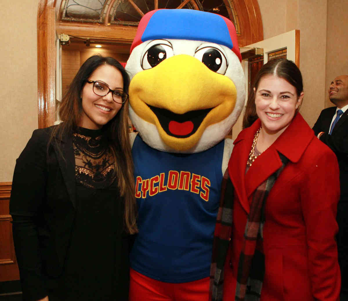 Boro biz movers, shakers fête new Chamber of Commerce president at annual meeting and trade show