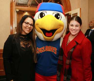 Boro biz movers, shakers fête new Chamber of Commerce president at annual meeting and trade show