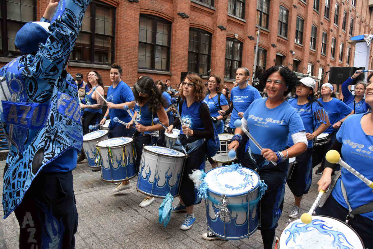 Look out below! Mini ‘Dumbos’ fall over Dumbo at block party