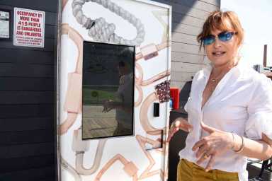 Spare no dispense! High-end vending machine at Williamsburg park sells jewelry for big bucks