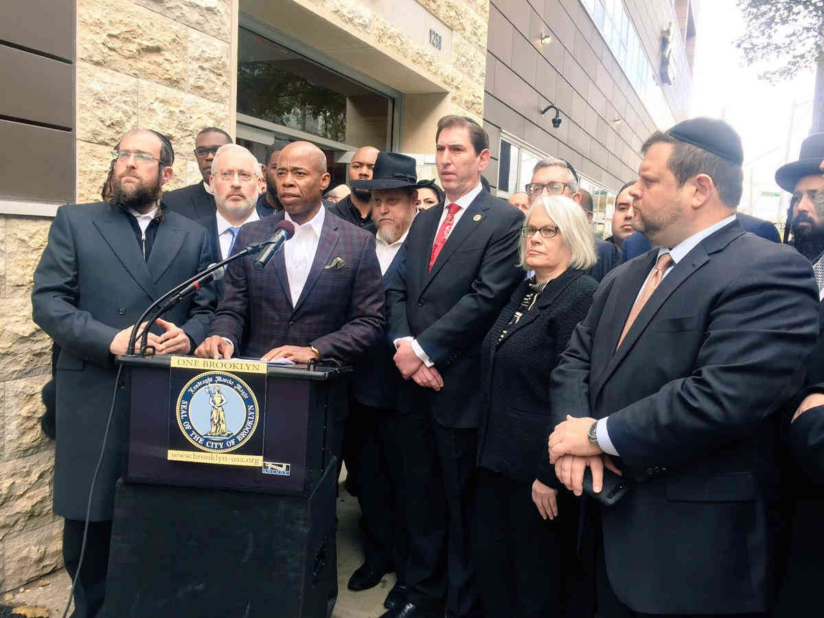 Showdown: Hizzoner butts head with beep over his call for armed off-duty cops in houses of worship