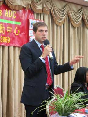 Golden, Gounardes debate for immigrants’ and Asian voters’ support