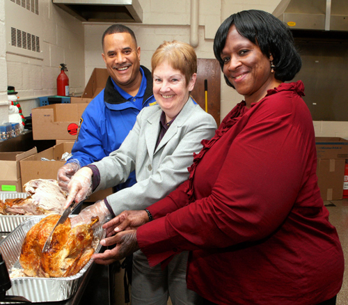 Give thanks! 68th Precinct sponsors Thanksgiving dinner