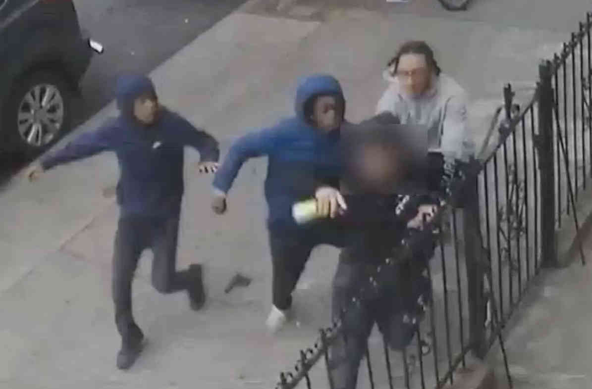 Triple threat: Trio savagely assaults, robs teen in Sunset Park